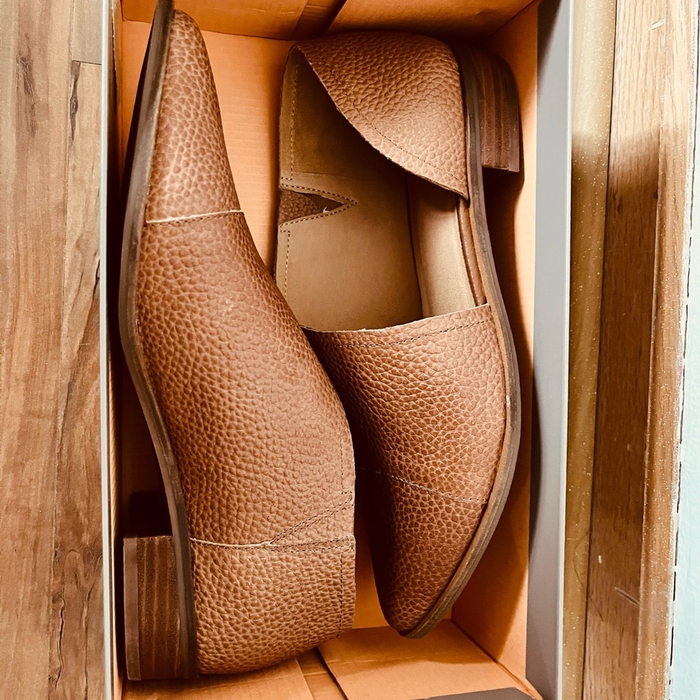 Women’s size 9 Crown Vintage Sakai Pebbled Leather D’Orsay Flat Bootie cognac